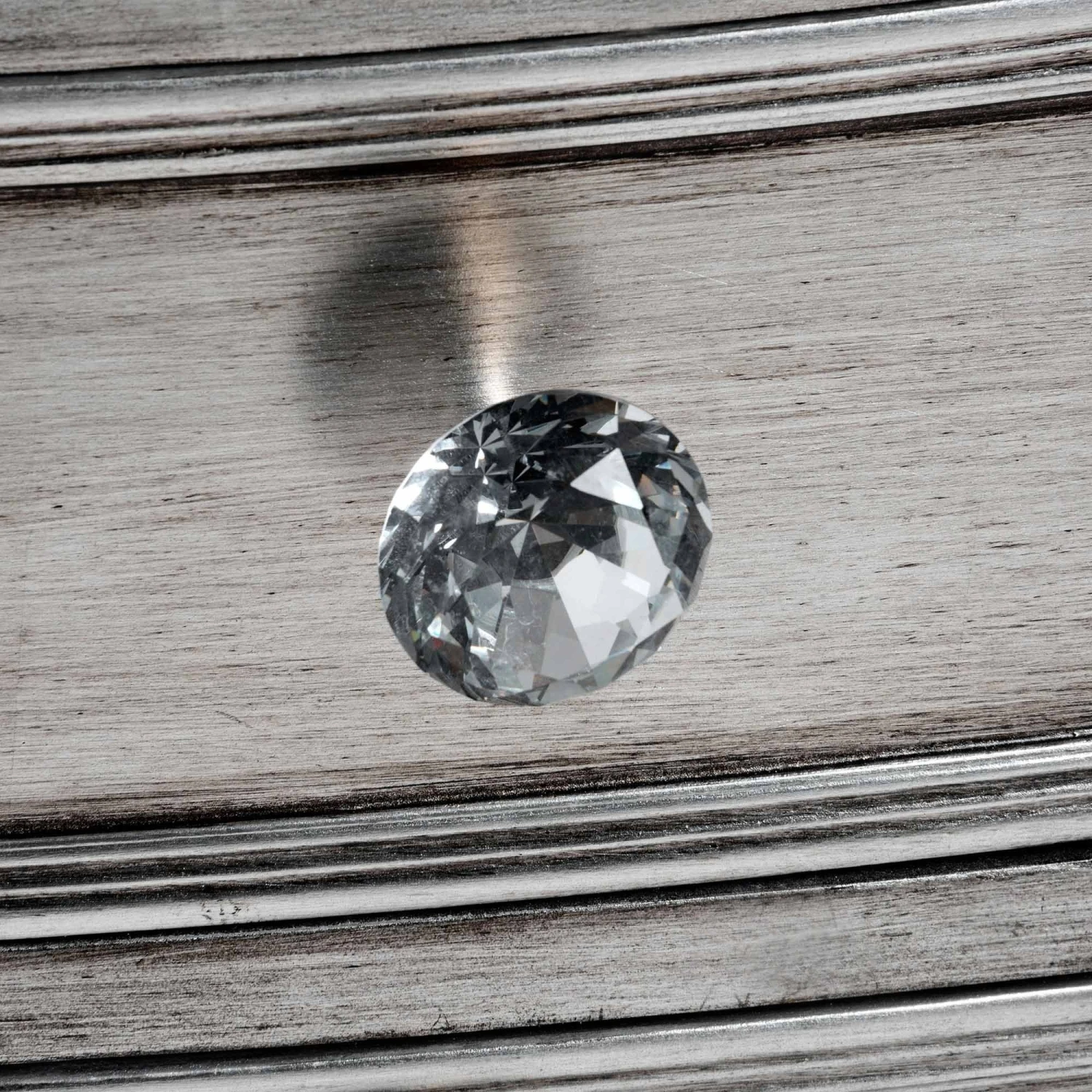 Avignon Antique French Style Three Drawer Bedside Table 6 Avignon Antique French Style Three Drawer Bedside Table - Image 4