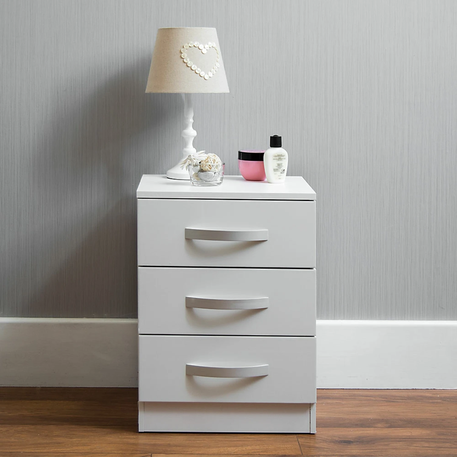 Hulio White 3 Drawer Bedside 6 Hulio White 3 Drawer Bedside - Image 4