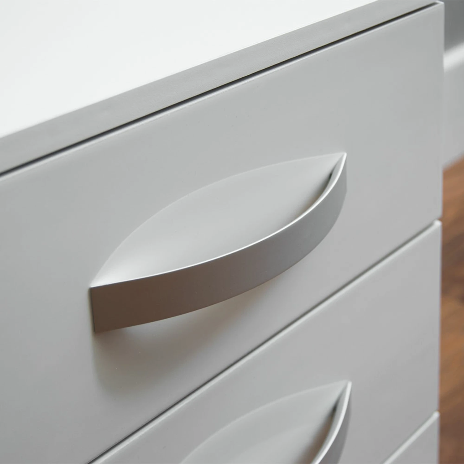 Hulio White 3 Drawer Bedside 8 Hulio White 3 Drawer Bedside - Image 6
