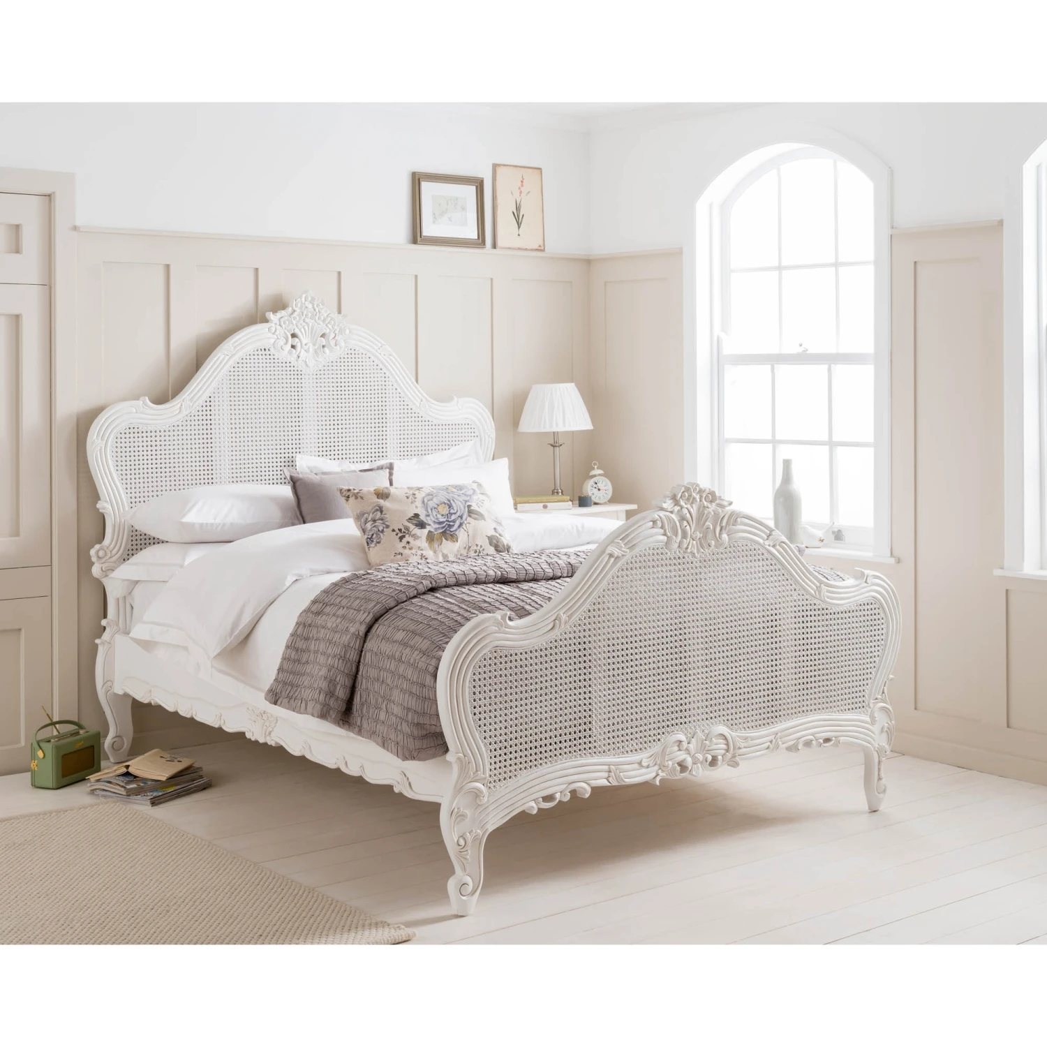 Versailles Louis Antique French Style Bed 4 Versailles Louis Antique French Style Bed - Image 2
